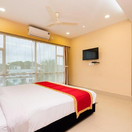 Oyo 9202 Hotel Central Courtyard Siliguri Exterior photo