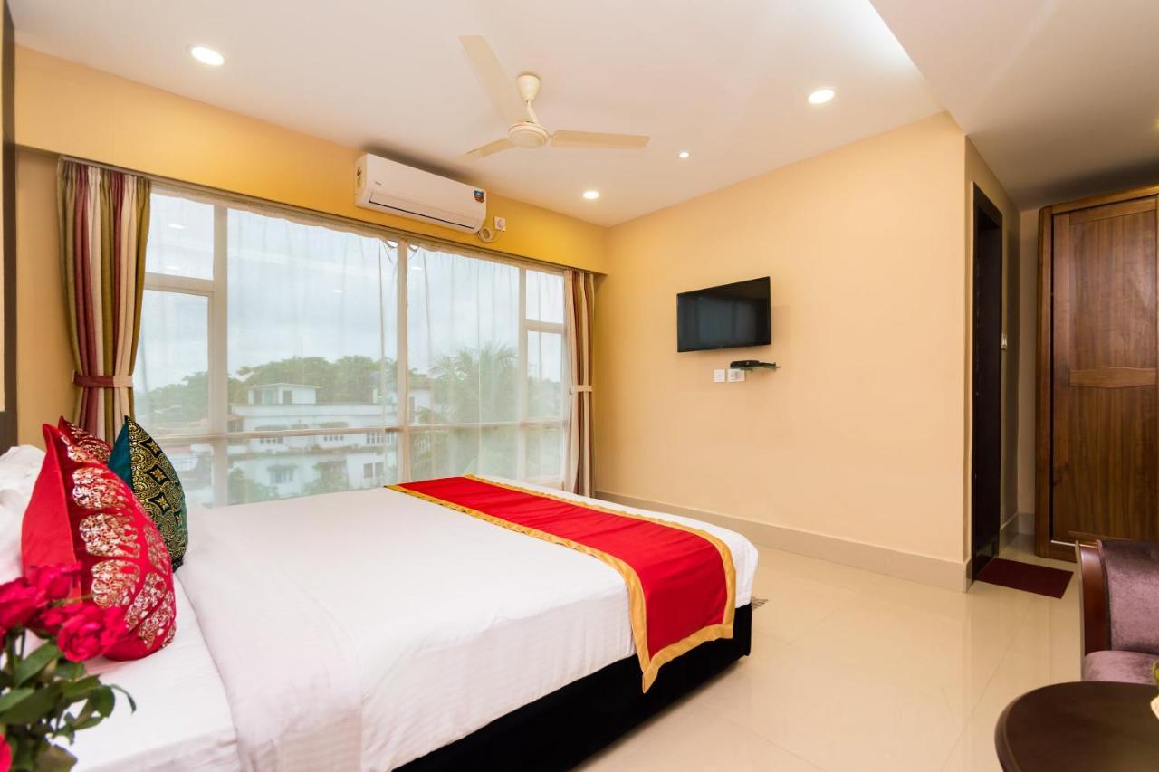 Oyo 9202 Hotel Central Courtyard Siliguri Exterior photo