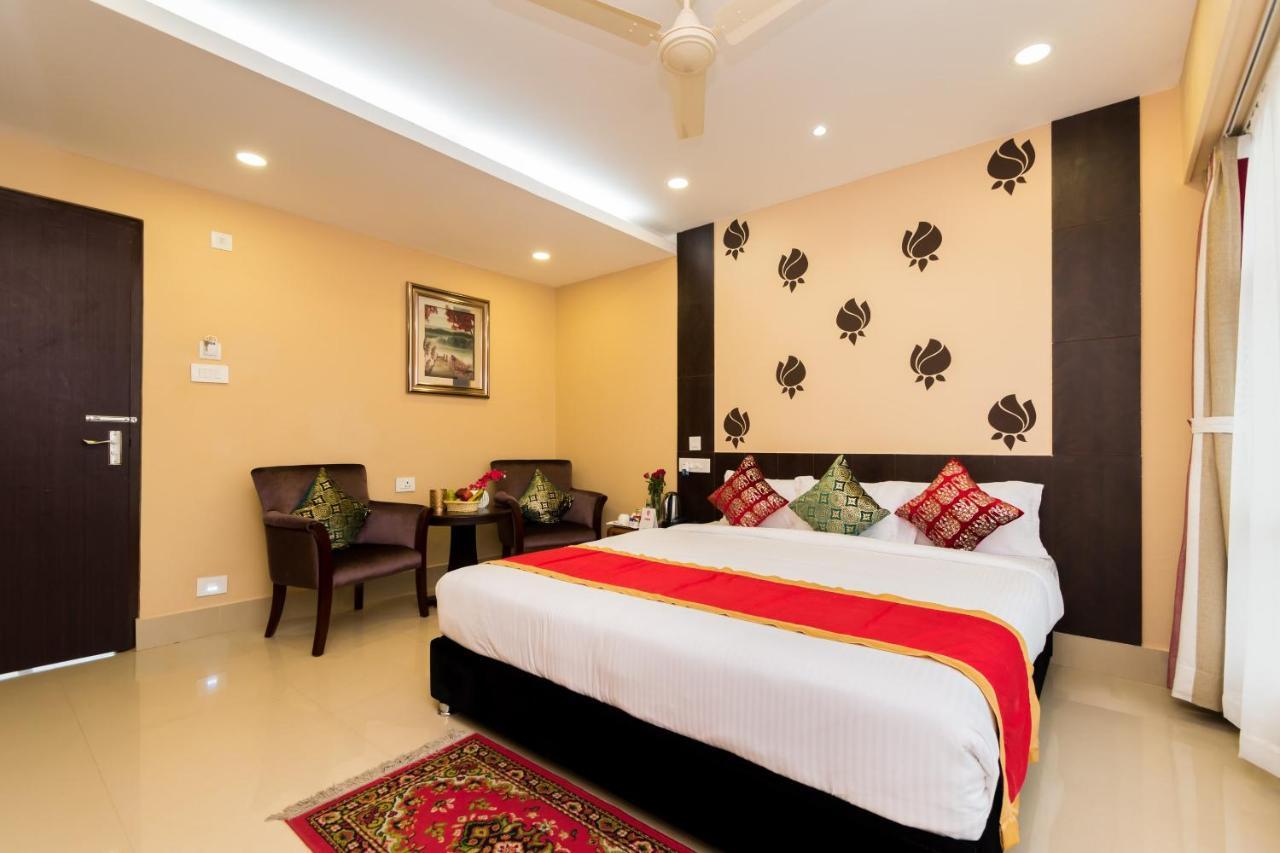 Oyo 9202 Hotel Central Courtyard Siliguri Exterior photo